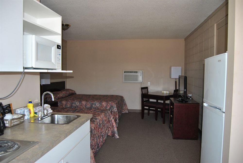 Canadian Motor Motel
