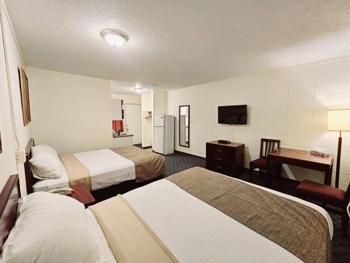 Canadian Motor 2* Grande Prairie